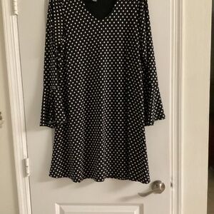 Karen Kane V-neck black/white polka dot shift dress with bell sleeves- size L